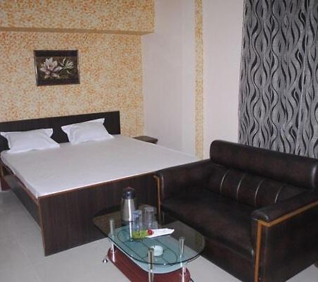 Hotel Surya Jumri Tilaiya Bagian luar foto