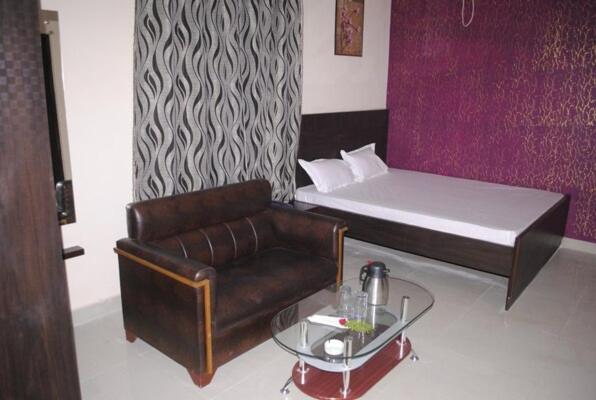 Hotel Surya Jumri Tilaiya Bagian luar foto
