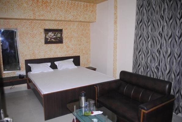 Hotel Surya Jumri Tilaiya Bagian luar foto